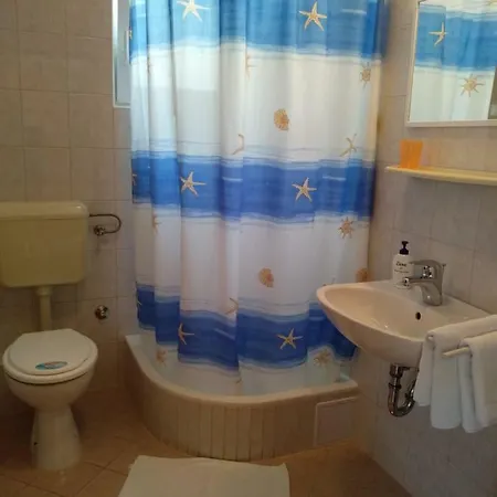 Sunny Blue Apartment *